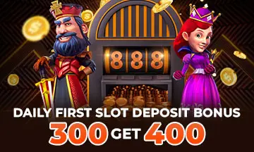Slot machine reels displaying multiple free credits available for bonus spins.